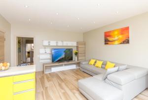 Fotografie z fotogalerie ubytování 3-bdr luxury villa at a villa resort with beach club and concierge service v destinaci Mae Nam