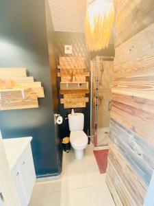 Ένα μπάνιο στο LAKAZ CREOLE - Caen Centre +1 φωτογραφίες