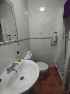 Koupelna v ubytování Casa Rural Santa Coloma