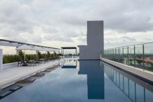 Bazén v ubytování Kantary Hotel Banchang nebo v jeho okolí