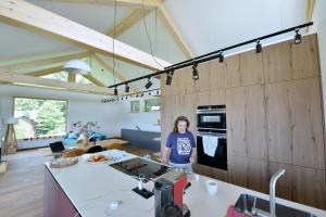 Kuchyň nebo kuchyňský kout v ubytování Eco-Chalet Matschiedl