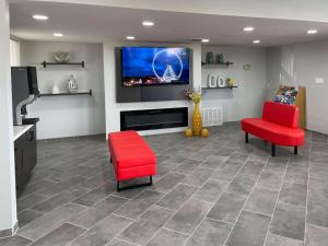 TV a/nebo společenská místnost v ubytování Studio 6 Tulsa OK Central