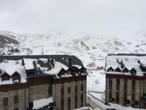 Apartamento en residencial formigal v zimě