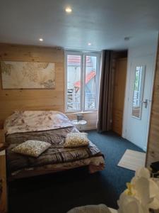 Cama o camas de una habitación en Palaiseau - proche Orly et Paris