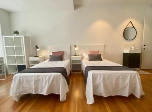 Posteľ alebo postele v izbe v ubytovaní Casa centro Sabadell a 20Km de Barcelona ideal Familias y Grupo Amigos