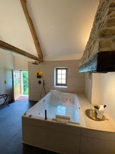 Domaine de Prestal客房内的一张或多张床位