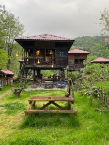 Kép Zeni de Vore Serender & House szállásáról Rizében a galériában Még 37 kép