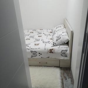 Posteľ alebo postele v izbe v ubytovaní Apartman Zlatni breg Divčibare