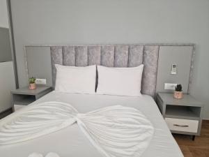 Seaside Hotel客房内的一张或多张床位