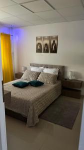 Postel nebo postele na pokoji v ubytování Apartament de lux Claudia