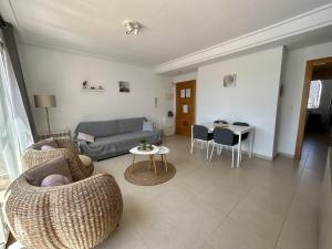 Posezení v ubytování Two bedroom apartment overlooking the pool - CO1222LT