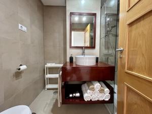 Koupelna v ubytování Two bedroom apartment overlooking the pool - CO1222LT