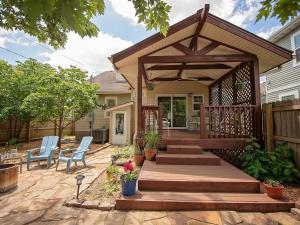 Το κτήριο όπου στεγάζεται  η παραθεριστική κατοικία