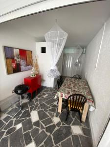 Posezení v ubytování Exclusive Villa Larnaca - 8 plus sleeps - 2 min from BEACH - Big Private Pool + 37 fotografií