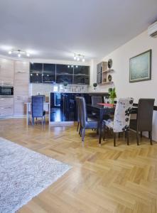 Restoran ili neka druga zalogajnica u objektu Apartment Sahala