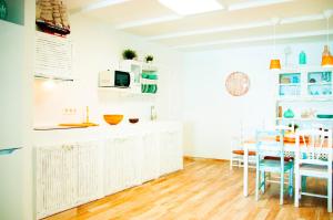 Uma televisão e/ou sistema de entretenimento em Vibesol Pool Heated House