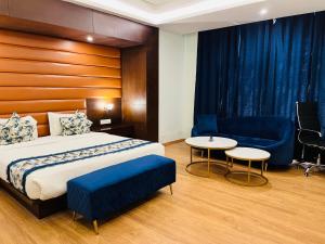 Fotografie z fotogalerie ubytování Hotel Myriad v destinaci Lakhnaú