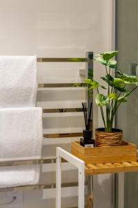 Posezení v ubytování Latimer Square 1 bed 1 bath - Single Level