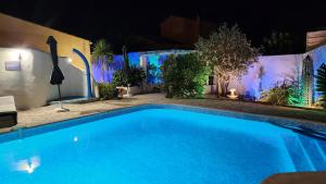 Gallery image of La Casa del Arti - Chambres d'hôtes - B&B - Piscine chauffée in Sigean