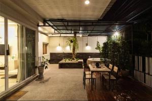 Un lugar para sentarse en Hideout Nimman, Privacy Villa