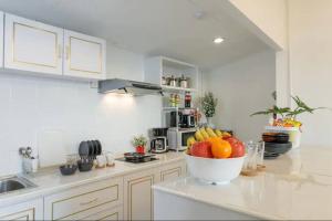 Una cocina o cocineta en Hideout Nimman, Privacy Villa
