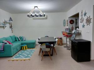Χώρος καθιστικού στο Marassi Best View 2BDR Apartment