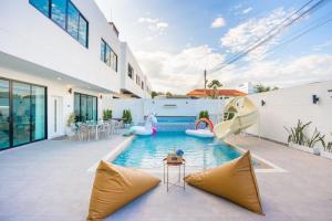 Kolam renang di atau dekat dengan NINE9 Luxury PoolVilla Pattaya walking street 3 Bedrooms