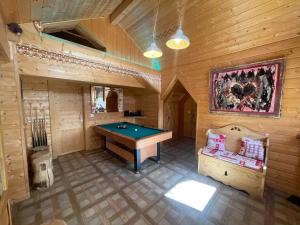 Postel nebo postele na pokoji v ubytování Chalet SPA Le Coin De Paradis Nathalie MN La rouge