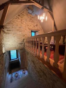 TV a/nebo společenská místnost v ubytování Manoir medieval du XV ieme siècle