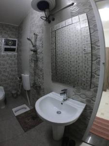 A bathroom at chalet IN