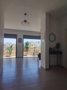 New Luxury 2BR+Balcony+Parking