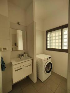 New Luxury 2BR+Balcony+Parking