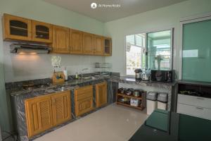 Η κουζίνα ή μικρή κουζίνα στο Alinda Pool Villa at Ao Nang Soi 11
