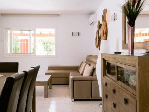 Posezení v ubytování Villa KM2 lovely villa located just outside of Sa Carroca a 5 minute drive from Playa den Bossa