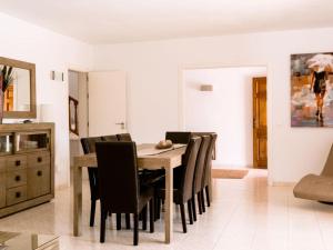 Posezení v ubytování Villa KM2 lovely villa located just outside of Sa Carroca a 5 minute drive from Playa den Bossa