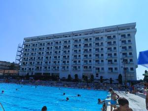 Bazén v ubytování Apartman ELENA nebo v jeho okolí