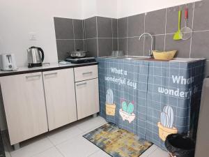 Kuhinja oz. manjša kuhinja v nastanitvi The netizen studio mrt cheras