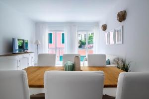 TV a/nebo společenská místnost v ubytování Elios by PortofinoHomes