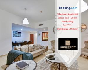 Uma área de estar em Jumeirah Beach Residence By Your Perfect Stay Short Lets Dubai with Marina Views Large Balcony, Gym and Swimming Pool