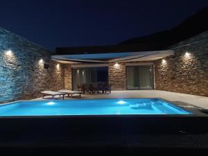 Gallery image of Gray and Blue in Andros