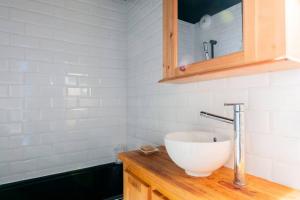 Ένα μπάνιο στο La haut, dans les montagnes ... +39 φωτογραφίες