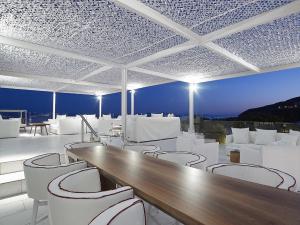 Foto da galeria de Dimitra Beach Hotel & Suites em Ágios Fokás