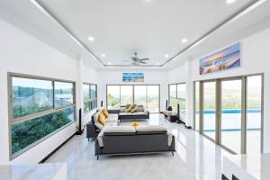Χώρος καθιστικού στο Bophut Luxurious Ocean view Villa