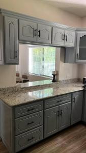 Dapur atau dapur kecil di Paradise nestled between Montego Bay and Negril