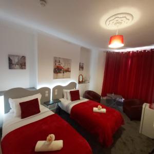 Ліжко або ліжка в номері St Albans Guest House, Dover