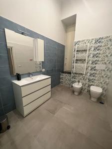 Un baño de Dimora Chiaia 209