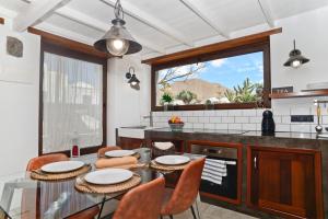 Kuchyň nebo kuchyňský kout v ubytování eco suite la Vegueta