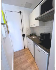 Cosy studio ensoleille - centre-ville - TRAM/AC