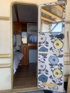 Gambar di galeri bagi Beach hub caravans Gradina di Chernomorets