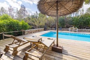 Bazén v ubytování Luxurious Refuge in National Park on Island - heated Pool - 5 minutes to Ocean nebo v jeho okolí